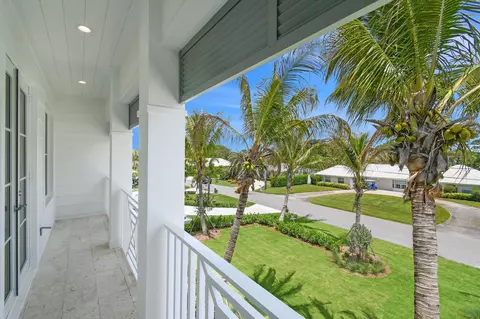 Exterior - 91 Golfview Dr, Tequesta, FL 33469 photo 10 of 15