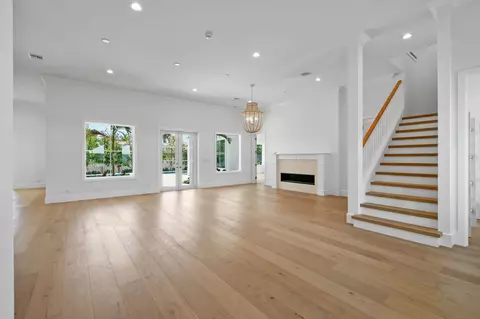 Living - 91 Golfview Dr, Tequesta, FL 33469 photo 1 of 5