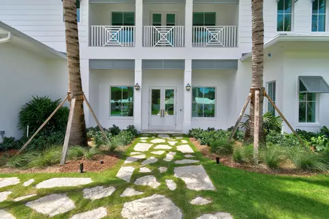 Exterior - 91 Golfview Dr, Tequesta, FL 33469 photo 5 of 15