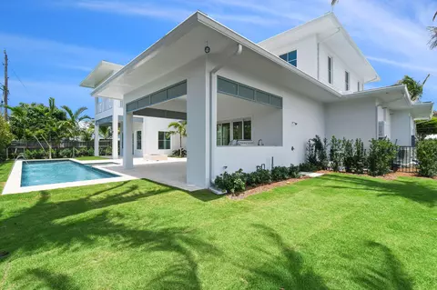 Exterior - 91 Golfview Dr, Tequesta, FL 33469 photo 13 of 15