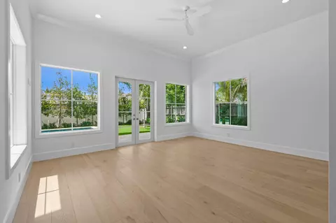 Living - 91 Golfview Dr, Tequesta, FL 33469 photo 5 of 5