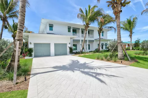 Exterior - 91 Golfview Dr, Tequesta, FL 33469 photo 2 of 15