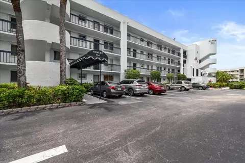 6698 10th Ave N #305, Lake Worth, FL 33461