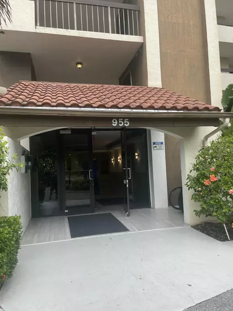 955 Egret Cir #411, Delray Beach, FL 33444
