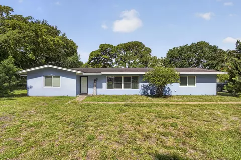 8669 Nashua Dr, Palm Beach Gardens, FL 33418