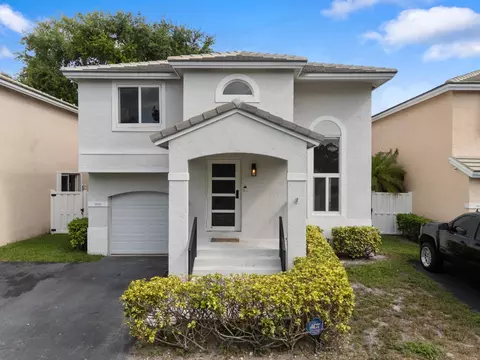 9859 NW 2nd St, Plantation, FL 33324