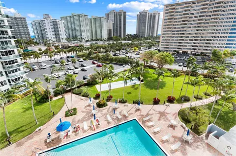 3300 NE 36th St #721, Fort Lauderdale, FL 33308