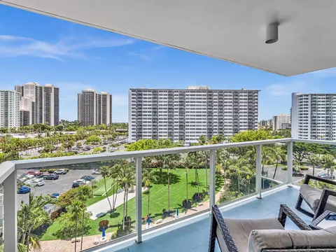 3300 NE 36th St #721, Fort Lauderdale, FL 33308