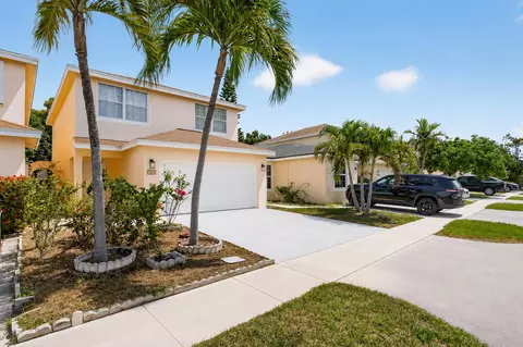 4131 Eastridge Cir, Pompano Beach, FL 33064