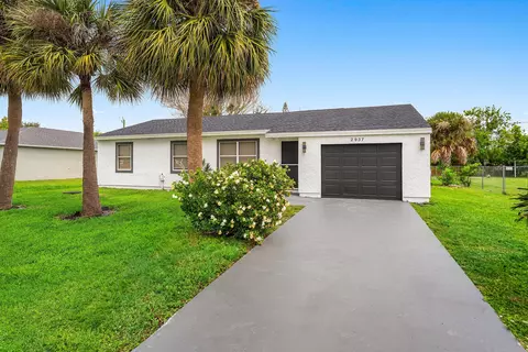 2937 SE Ironton Ave, Port Saint Lucie, FL 34952