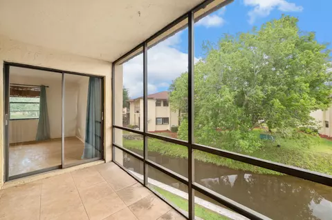 2050 Oleander Blvd #2-206, Fort Pierce, FL 34950