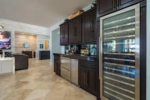 Kitchen - 4130 NE 31st Ave, Lighthouse Point, FL 33064 photo 7 of 12