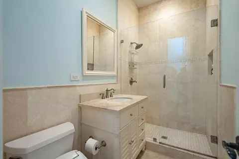 Bath - 4130 NE 31st Ave, Lighthouse Point, FL 33064 photo 8 of 11