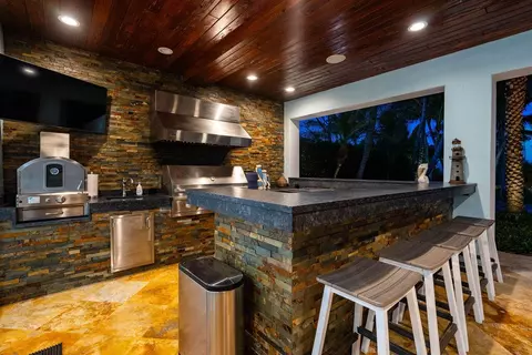 Kitchen - 4130 NE 31st Ave, Lighthouse Point, FL 33064 photo 12 of 12