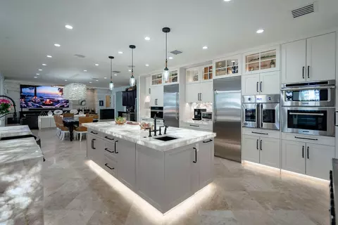 Kitchen - 4130 NE 31st Ave, Lighthouse Point, FL 33064 photo 6 of 12