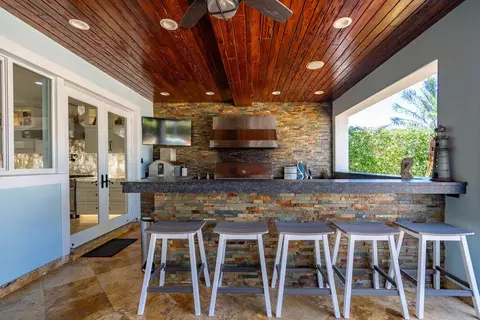 Kitchen - 4130 NE 31st Ave, Lighthouse Point, FL 33064 photo 10 of 12