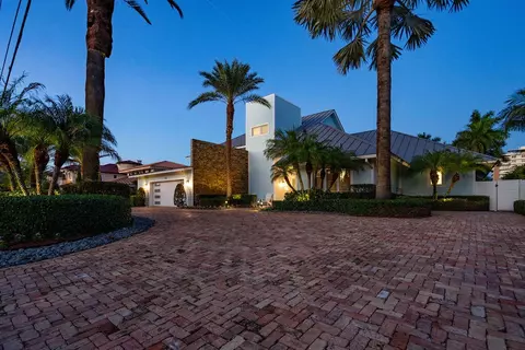 Exterior - 4130 NE 31st Ave, Lighthouse Point, FL 33064 photo 5 of 29
