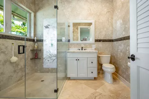 Bath - 4130 NE 31st Ave, Lighthouse Point, FL 33064 photo 6 of 11
