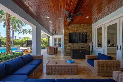Exterior - 4130 NE 31st Ave, Lighthouse Point, FL 33064 photo 14 of 29