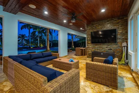 Exterior - 4130 NE 31st Ave, Lighthouse Point, FL 33064 photo 13 of 29