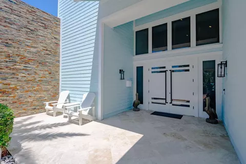 Exterior - 4130 NE 31st Ave, Lighthouse Point, FL 33064 photo 8 of 29