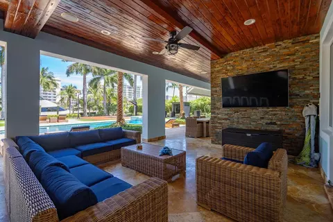 Exterior - 4130 NE 31st Ave, Lighthouse Point, FL 33064 photo 12 of 29