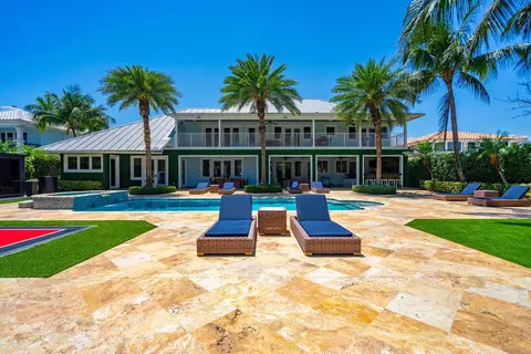 Exterior - 4130 NE 31st Ave, Lighthouse Point, FL 33064 photo 3 of 29