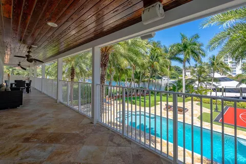 Exterior - 4130 NE 31st Ave, Lighthouse Point, FL 33064 photo 9 of 29