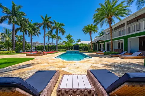 Exterior - 4130 NE 31st Ave, Lighthouse Point, FL 33064 photo 18 of 29
