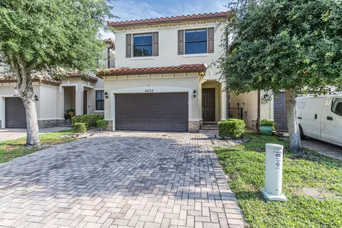 4635 NW 59th St, Tamarac, FL 33319