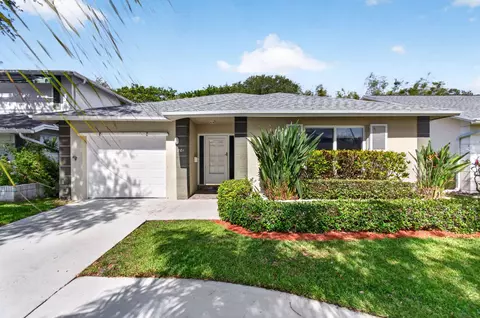 201 Del Rio Blvd, Boca Raton, FL 33432