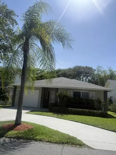 201 Del Rio Blvd, Boca Raton, FL 33432