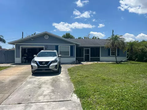 2462 SE Pinero Rd, Port Saint Lucie, FL 34952