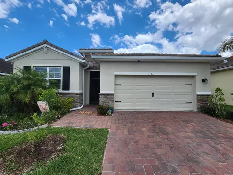 10511 SW Toren Way, Port Saint Lucie, FL 34987