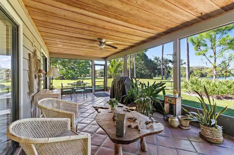 Exterior - 6035 N 180th St N, Jupiter, FL 33458 photo 8 of 13