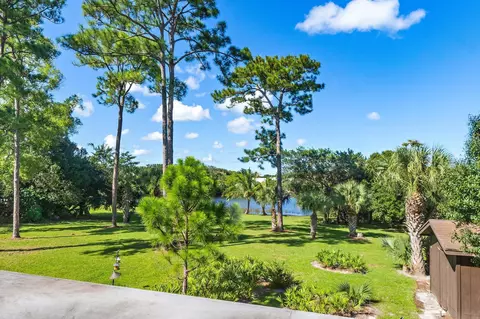Exterior - 6035 N 180th St N, Jupiter, FL 33458 photo 10 of 13