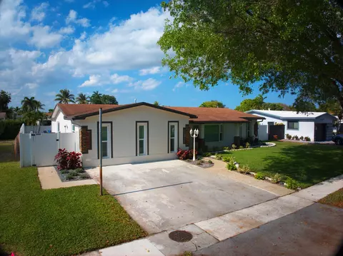 8651 NW 18th St, Pembroke Pines, FL 33024