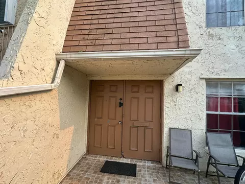 7424 NW 75th St, Tamarac, FL 33321