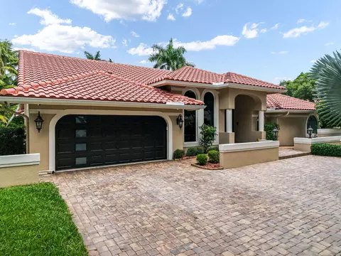 10810 Santa Rosa Dr, Boca Raton, FL 33498