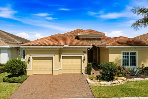 8692 SW Flutto Way, Port Saint Lucie, FL 34987