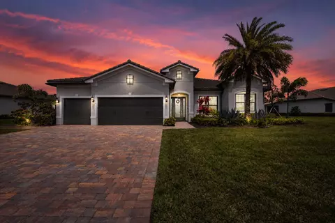 9206 Balsamo Dr, Palm Beach Gardens, FL 33412