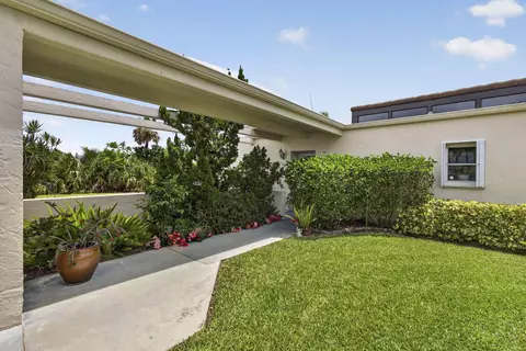 2651 Boundbrook Blvd, West Palm Beach, FL 33406