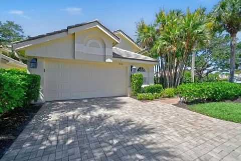 3770 Shearwater Dr, Jupiter, FL 33477