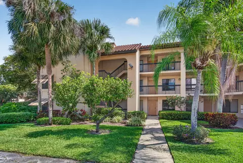 10174 Mangrove Dr #201, Boynton Beach, FL 33437