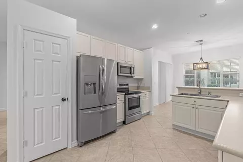 118 Lancaster Rd, Boynton Beach, FL 33426