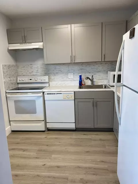 19 Abbey Ln, Delray Beach, FL 33446