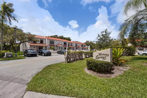 9409 NW 42nd St, Sunrise, FL 33351