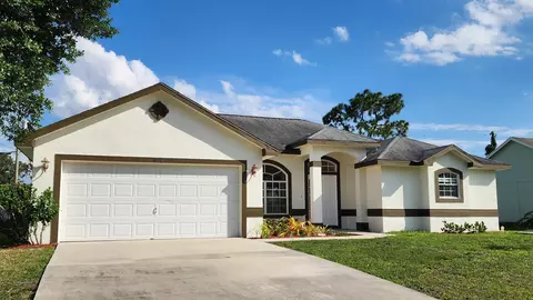 474 SW Namoit Pl, Port Saint Lucie, FL 34953