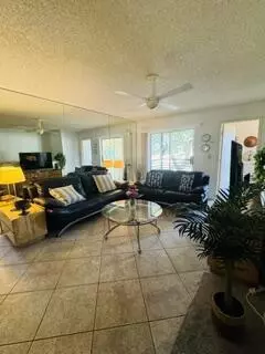 505 Gardens Dr #204, Pompano Beach, FL 33069
