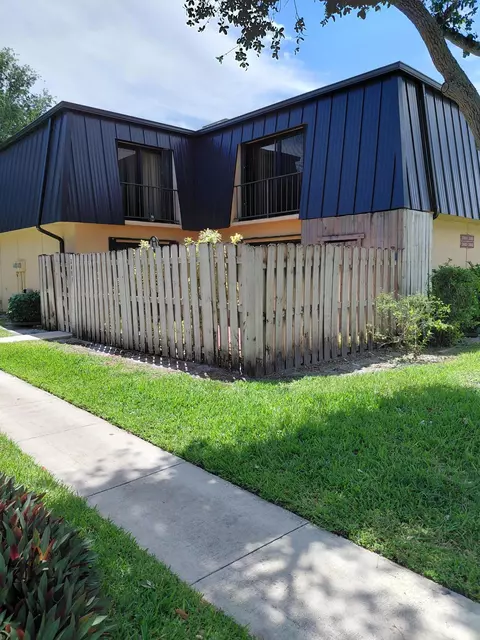 2403 S Waterside Dr #2403, Lake Worth, FL 33461